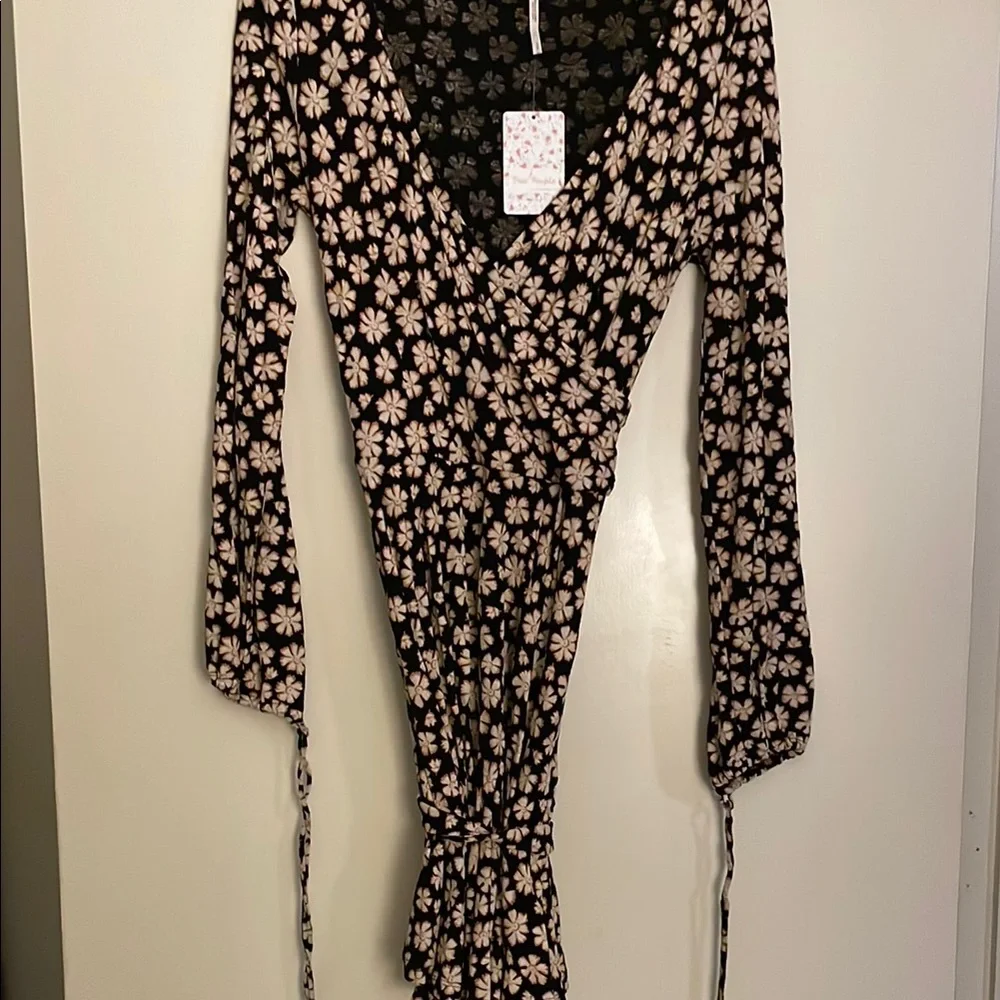 Free People - Picture 2 of 5